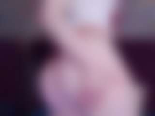 EvaPeachh's Live Sex Cam Show