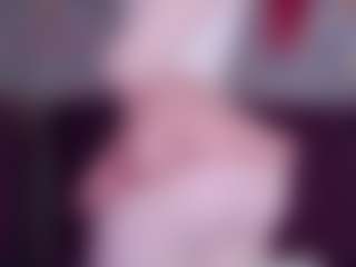 Live cam show with EvaPeachh - Solo on Camsoda