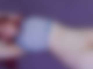 Live cam show with EvaPeachh - Bedroom on Camsoda