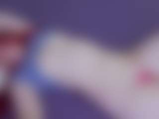 Live cam show with EvaPeachh - Green Eyes on Streamer API