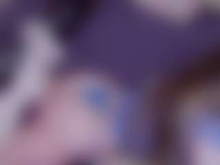 Live cam show with EvaPeachh - Blonde Hair Amateur on SxyPornLive