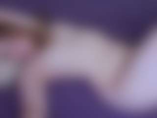 Live cam show with EvaPeachh - Green Eyes on Stripli.com
