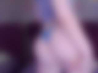 Live cam show with EvaPeachh - Petite on liverealitysex.com