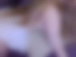 EvaPeachh's Live Sex Cam Show