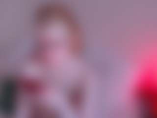 Live cam show with KatieMelone - Blonde Hair on xDating