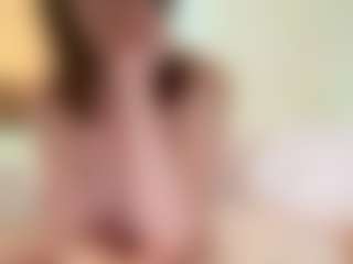 DiamondTyler MILF webcam performer live streaming