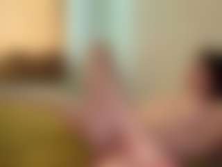 Live cam show with DiamondTyler - Athletic MILF on TottyGirls