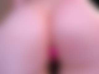 Live cam show with Eva William - Twerk on SmokeAndPoke