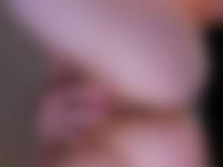 Live cam show with Eva William - Cute on SmokeAndPoke