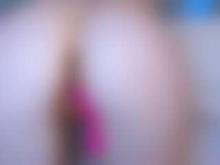 Live cam show with Eva William - Hush on Camsoda