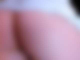 Live cam show with Eva William - Smoking on Camsoda