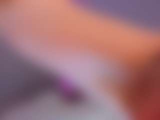 Live cam show with Eva William - Skinny on Camsoda
