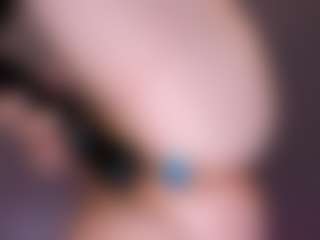 Live cam show with Eva William - Fullynaked on TottyGirls