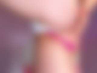 Live cam show with Eva William - Athletic Teen (18+) on Camsoda