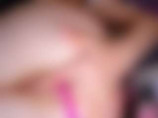 Live cam show with Eva William - Hush on friskycurves.com