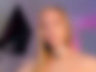 Live cam show with Eva William - Hush on Stripli.com