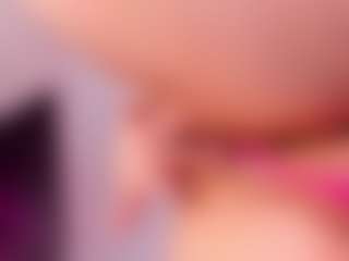 Live cam show with Eva William - Cute on Latina Girls