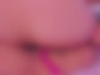 Live cam show with MxssHoney - Tittyfuck on xDating