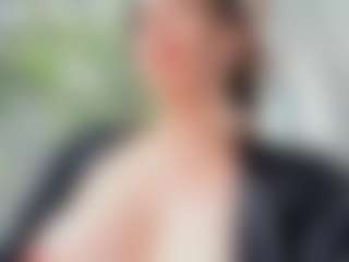 Naila's Live Sex Cam Show
