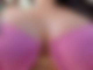 Naila's Live Sex Cam Show