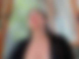 Naila's Live Sex Cam Show