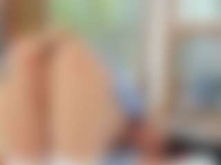 Live cam show with Naila - Shaved Pussy on SpankPalCams