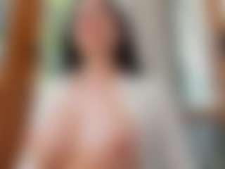 Naila's Live Sex Cam Show