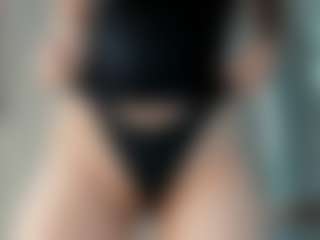 Naila's Live Sex Cam Show