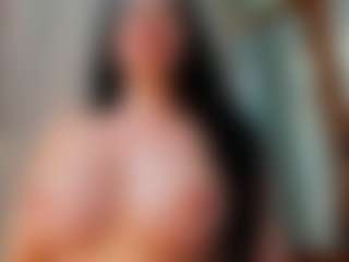 Live cam show with Naila - Upskirt on Fling VIP Chat