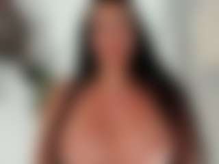 Live cam show with Naila - Fingering on CamwithHer