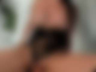 Naila's Live Sex Cam Show