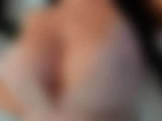 Live cam show with Naila - Flashing on TottyGirls