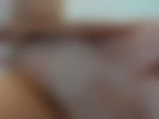 Live cam show with Naila - Fingering on friskycurves.com