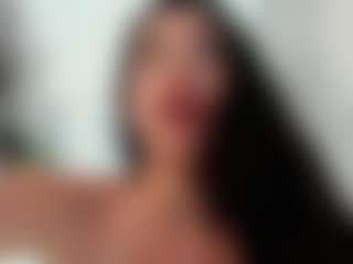 Naila's Live Sex Cam Show