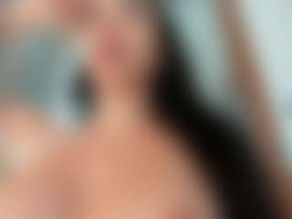 Naila's Live Sex Cam Show