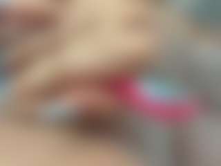 Naila's Live Sex Cam Show