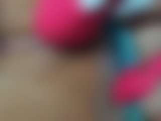 Naila's Live Sex Cam Show