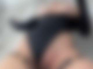Naila's Live Sex Cam Show