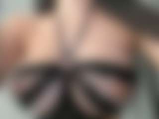 Live cam show with Naila - Spank on Cam Slut