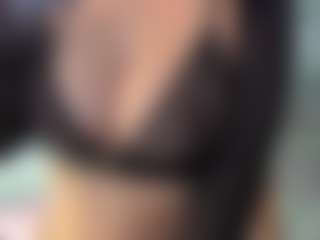 Live cam show with Naila - Fingers on SxyPornLive