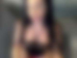 Live cam show with Naila - Small Tits on xxxlivecams.org