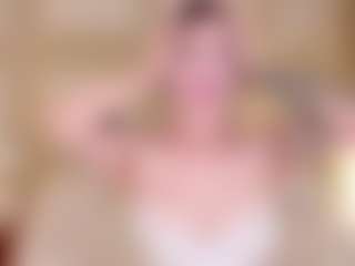 Live cam show with Bella-Jagger - Fingering on AdultVida.com