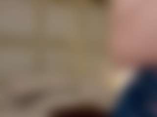 Live cam show with Bella-Jagger - Average on madthumbs