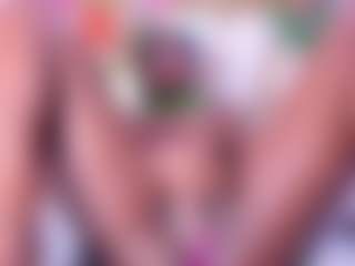 Live cam show with BritneyVega - Fingering on Milfs Live