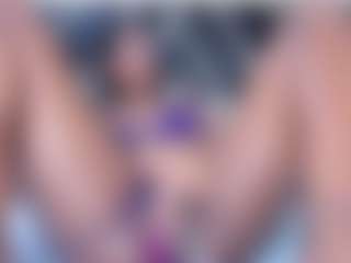 Live cam show with BritneyVega - Squirt on TeamSkeetLive