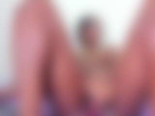Live cam show with BritneyVega - Black HD on Hubzter Live