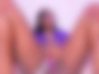 Live cam show with BritneyVega - Ebony Teen (18+) on Milfs Live