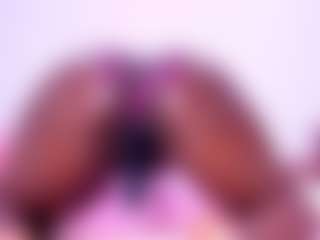 Live cam show with BritneyVega - Ass Bouncing on Uber Horny