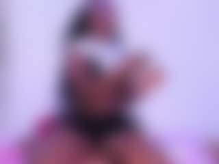 Show live cam dengan BritneyVega - Ebony Small Tits di Camsoda