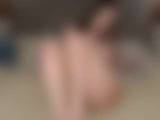 Live cam show with MeloeLili - Average on TeamSkeetLive